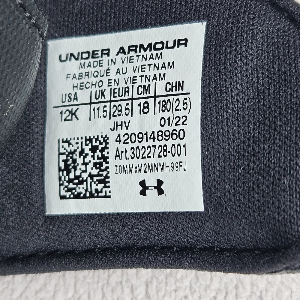 Under Armour UA Ignite VI Black Slide Sandals Boys Child SZ 12K Slip-On Sports